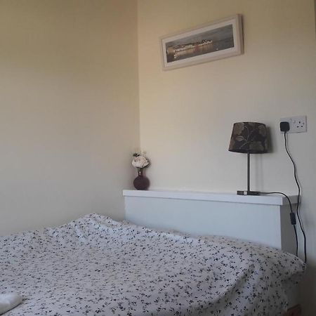Budget Accommodation - Knocknacarra, Голуэй Экстерьер фото
