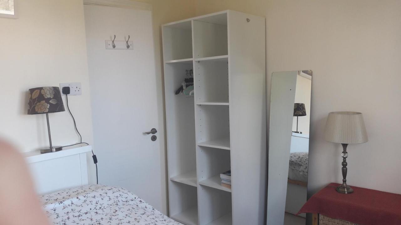 Budget Accommodation - Knocknacarra, Голуэй Экстерьер фото
